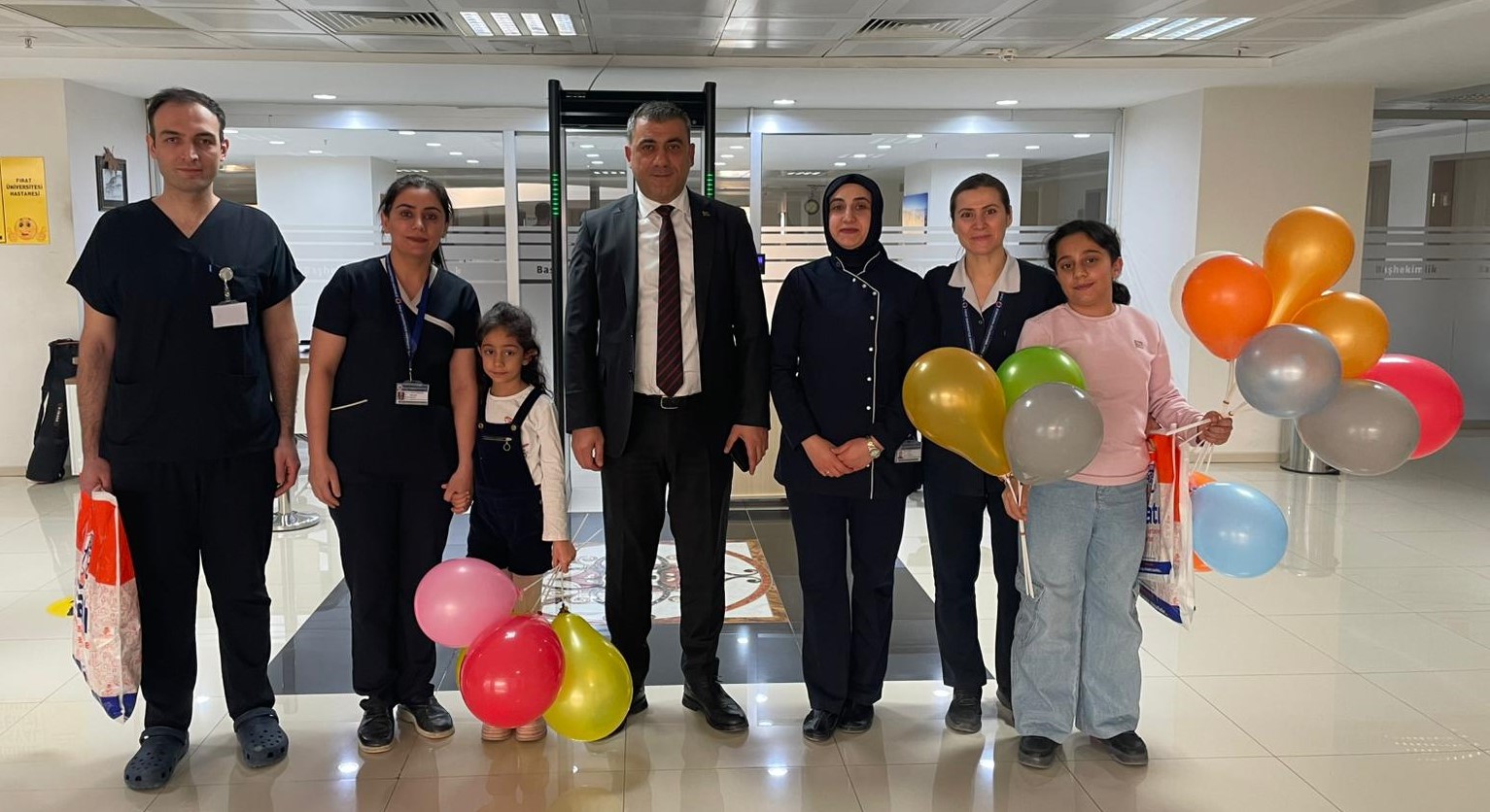 FIRAT ÜNİVERSİTESİ HASTANESİ’NDEN KARNE SEVİNCİNE ANLAMLI DESTEK