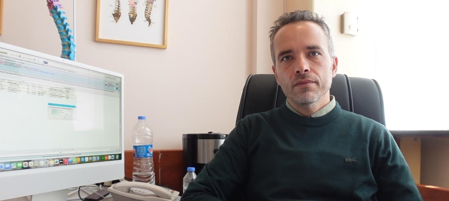 “Kamburluk” olarak bilinen kifoz nedir?